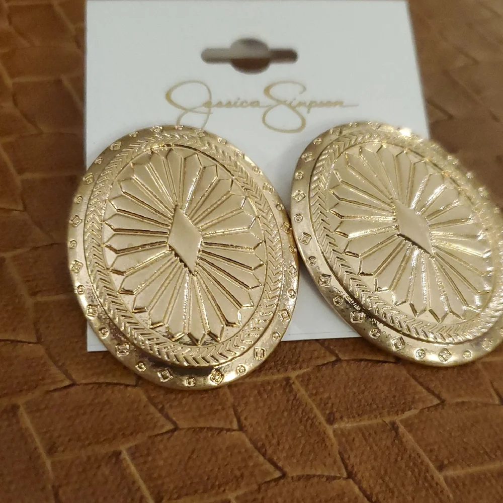 Jessica Simpson gold tone oversized textured coin‎ oval style earrings brand new